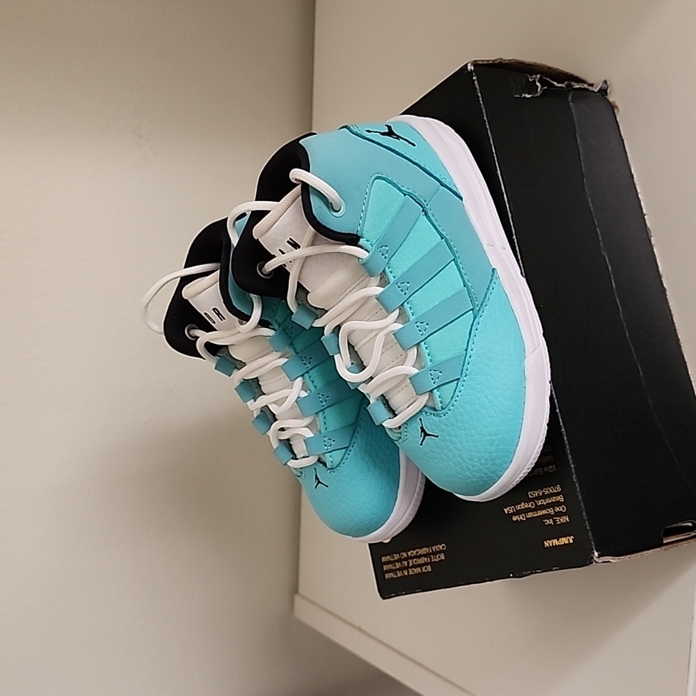 Jordan max aura